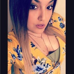 Meet your Posher, Yesi